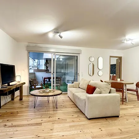 Les De Moliere Мон-де-Марсан