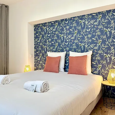 Апартаменты Les De Moliere *